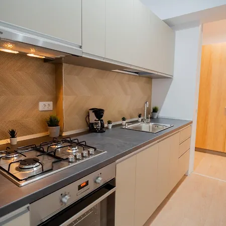 Apartment High-end In Politehnica Park - Iuliu Maniu 6r - New *